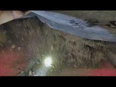 Panel layar karet merah-hitam