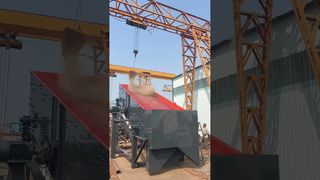 Uji pabrik layar getar tiga lapis berjalan. Layar getar tiga lapis model 2160