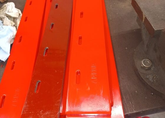 Polyurethane Conveyor Skirting Board Orange Color Impact Resistant Mining Conveyor