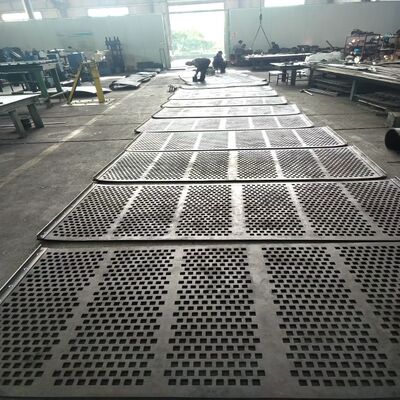 Mining Vibrating Screen 60*20mm Panel layar karet Kinerja tinggi