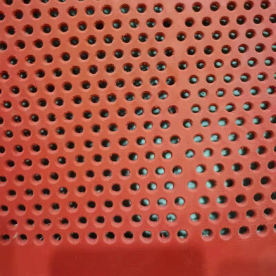 Panel layar karet tahan aus 6 mm dengan lubang bulat untuk aplikasi pertambangan