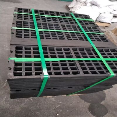 Panel Saringan Karet Tambang 305×610mm dengan Kekerasan 80 Shore dan Bukaan Pemotong untuk Pemrosesan Bijih Basah