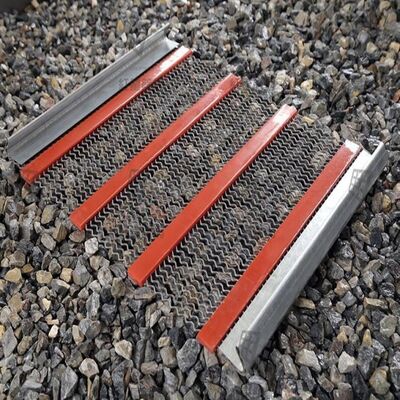 Self-cleaning Wire Mesh dengan 3.18mm-17.15mm Pembukaan untuk 40% peningkatan Throughput dan 30% lebih luas terbuka