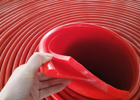 Conveyor PU Skirting Board Elastisitas Tinggi Bulk Material Handling Sistem Conveyor