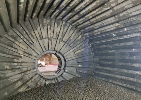 Liner karet tahan abrasi tinggi untuk pabrik bola dengan umur kerja yang panjang dan permukaan yang diobati panas
